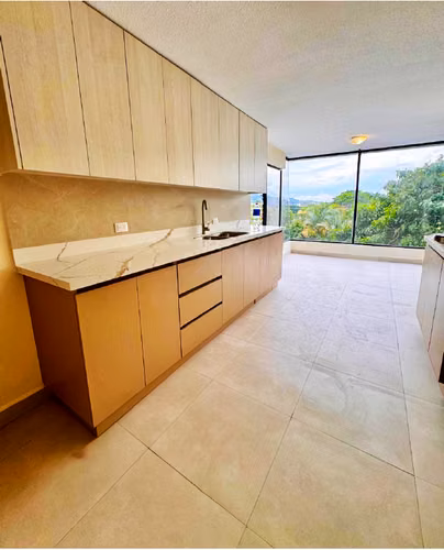 APARTAMENTO AMPLIO DE 220 M² CON VISTA PANORÁMICA EN BELLO HORIZONTE DE ESCAZÚ ( AM 1377 3) - Imagen 5