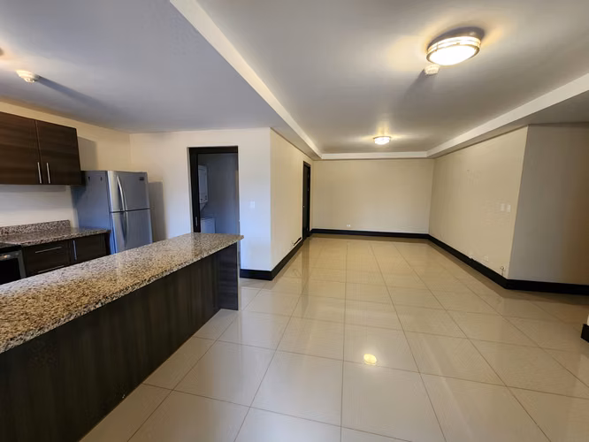 Alquiler de apartamento con línea blanca. Santa Ana - Imagen 2