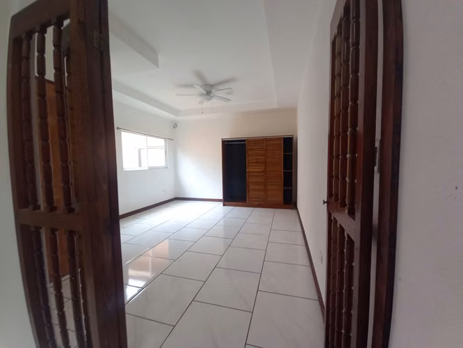 ALQUILER DE APARTAMENTO EN SANTA ANA CENTRO - Imagen 2