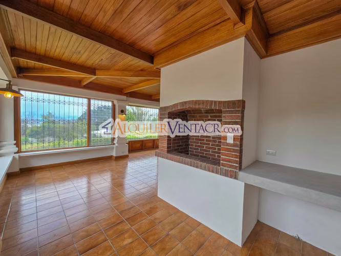 CASA DE UN NIVEL DE 900 M2 Y 3.500 M2 DE LOTE CON VISTAS EN ESCAZU - Imagen 17