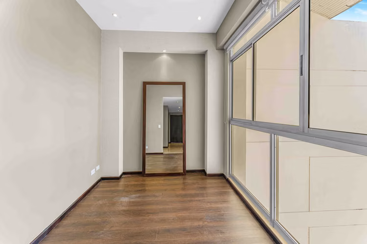 PENTHOUSE CON VISTA Y LINEA BLANCA EN BELLO HORIZONTE ESCAZU - Imagen 13