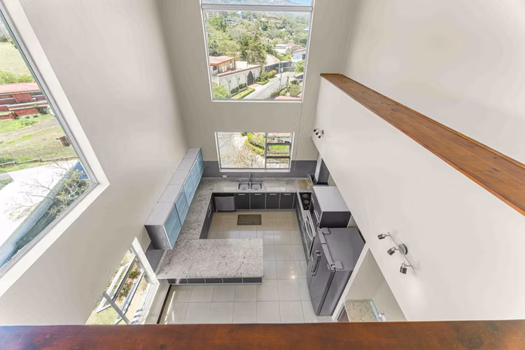 PENTHOUSE CON VISTA Y LINEA BLANCA EN BELLO HORIZONTE ESCAZU - Imagen 9