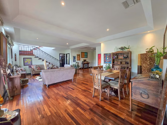 Lujosa Casa con Piscina Privada y Vista en Exclusivo Condominio en Guachipelín Escazú - Imagen 10