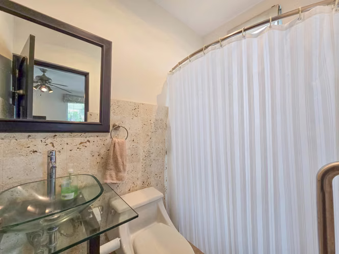 Lujosa Casa con Piscina Privada y Vista en Exclusivo Condominio en Guachipelín Escazú - Imagen 15