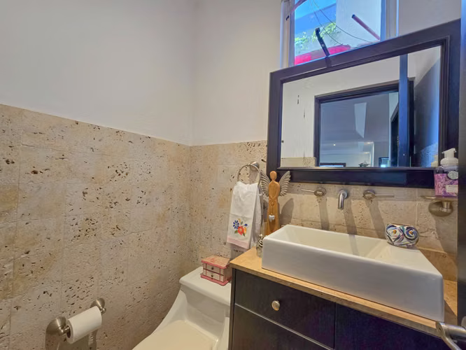 Lujosa Casa con Piscina Privada y Vista en Exclusivo Condominio en Guachipelín Escazú - Imagen 12