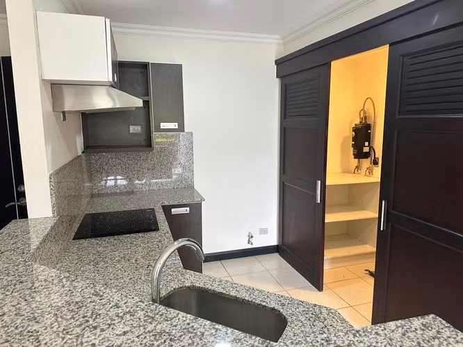 Oportunidad de Venta en Avalon Santa Ana Country Club - Imagen 12