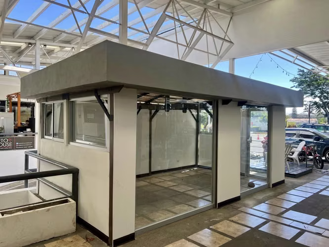 Kiosco en Alquiler en San Rafael de Escazú | 15 m² | Plaza Comercial - Imagen 1