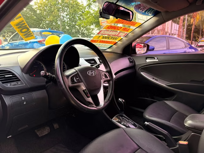 HYUNDAI ACCENT GLS-2015-AUTO-SHIFT TRONIC- 6.575.000 - Imagen 5