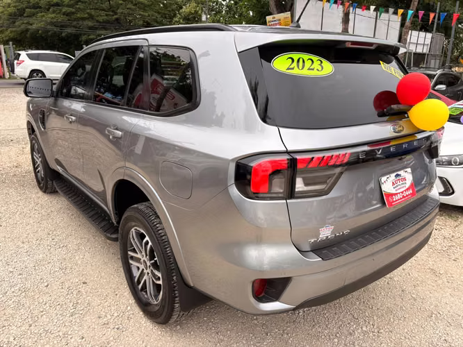 FORD EVEREST XLT-2023-AUTO-SHIFT TRONIC-7 PSJ- - Imagen 3