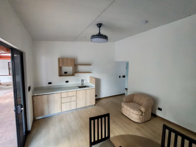 Se alquila quinta con Casa Principal y 2 Apartamentos tipo Studio Independientes