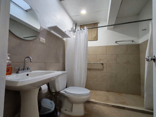Se alquila quinta con Casa Principal y 2 Apartamentos tipo Studio Independientes