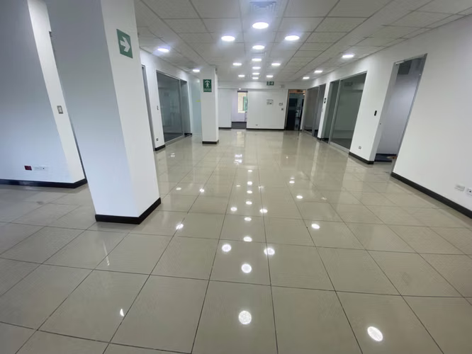 OFICINA EN EDIFICIO CORPORATIVO - Imagen 16