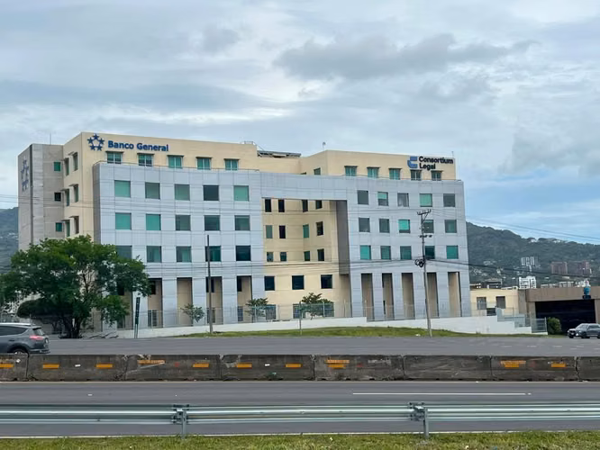 OFICINA EN EDIFICIO CORPORATIVO