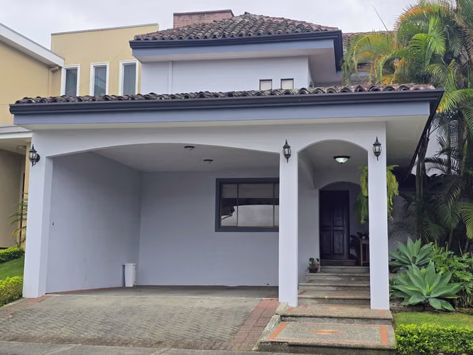 VENTA CASA LOMAS DE GRANADILLA 4 DORMITORIOS (Jk)