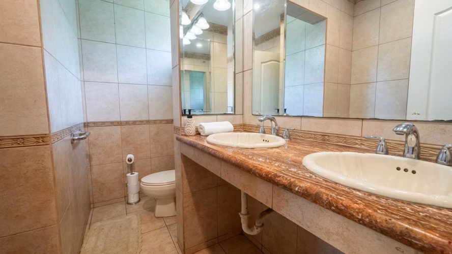 Venta/Alquiler casa con uso comercial, San Ramón, La Unión (AD)