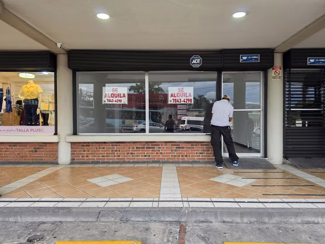 Commercial premises in San Pedro on National Route | 100 m²