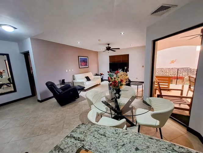 Su Oasis Frente al Mar en Jacó: Lujo a precio reducido y Apto para Mascotas - Imagen 4