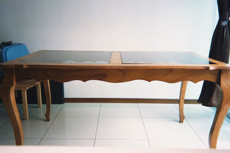 Mesa estilo vintage para 6 espacios (No incluye sillas) - Imagen 2