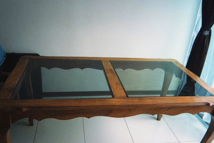 Mesa estilo vintage para 6 espacios (No incluye sillas) - Imagen 4