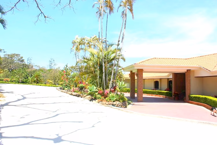 CASA DE 800 M2 DE UN NIVEL Y 11.029 M2 LOTE Y PISCINA EN SANTA ANA - Imagen 12