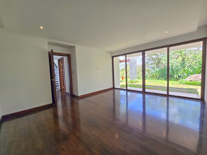 Lujosa Casa Contemporánea en Residencial Montaña del Sol / Santa Ana / 420 m² / Lote 1.577 m² - Imagen 11