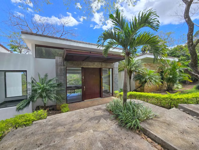 Lujosa Casa Contemporánea en Residencial Montaña del Sol / Santa Ana / 420 m² / Lote 1.577 m² - Imagen 2