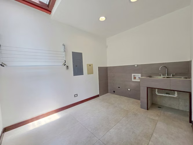 Lujosa Casa Contemporánea en Residencial Montaña del Sol / Santa Ana / 420 m² / Lote 1.577 m² - Imagen 14