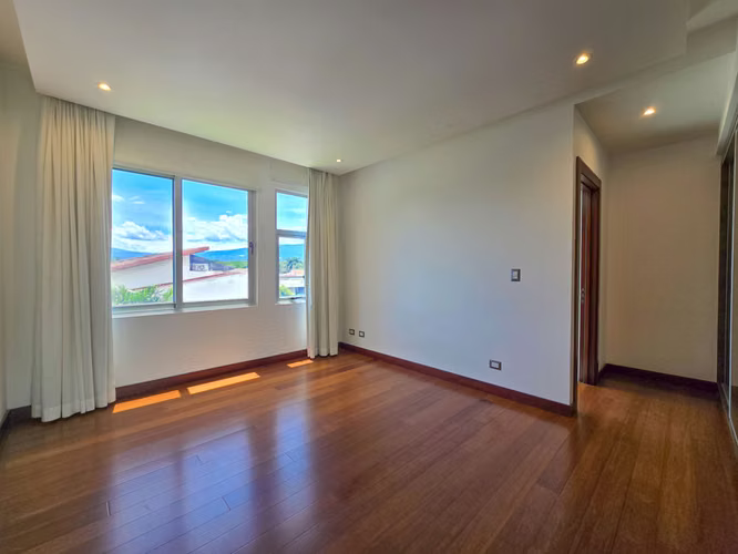 VALLE DEL SOL LINDORA SANTA ANA! CASA CONTEMPORANEA CON PISCINA PRIVADA - Imagen 16