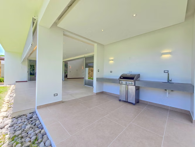 VALLE DEL SOL LINDORA SANTA ANA! CASA CONTEMPORANEA CON PISCINA PRIVADA - Imagen 3
