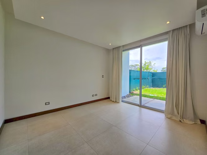 VALLE DEL SOL LINDORA SANTA ANA! CASA CONTEMPORANEA CON PISCINA PRIVADA - Imagen 15