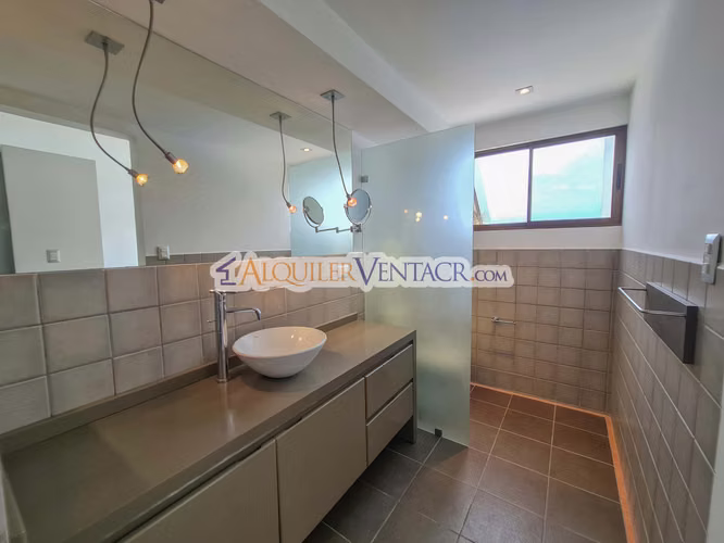 CASA CON PISCINA PROPIA Y VISTAS CON 2.266 M2 LOTE EN ALTO LAS PALOMAS SANTA ANA - Imagen 13