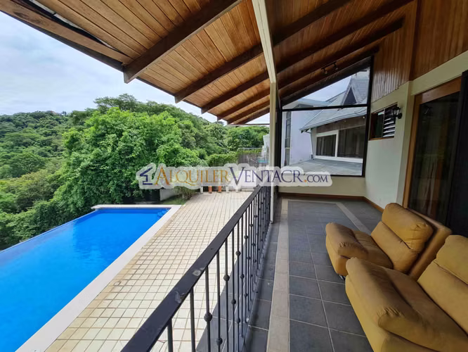 CASA CON PISCINA PROPIA Y VISTAS CON 2.266 M2 LOTE EN ALTO LAS PALOMAS SANTA ANA - Imagen 17