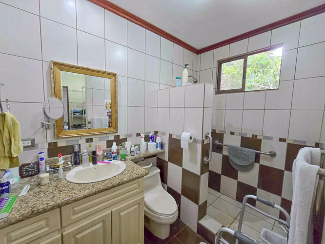 CONDOMINIO CERRO REAL ESCAZU! CASA DE UN NIVEL DE 500 M2 CON 1.151 M2 DE LOTE - Imagen 9
