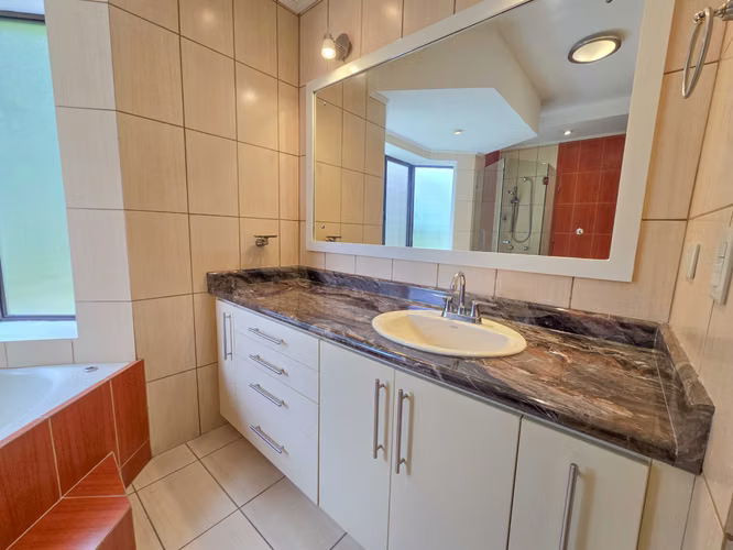 VALLE DEL SOL LINDORA SANTA ANA! CASA DE UN NIVEL CON 700 M2 DE LOTE - Imagen 12