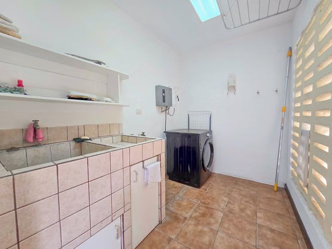 VALLE DEL SOL LINDORA SANTA ANA! CASA DE UN NIVEL CON 700 M2 DE LOTE - Imagen 15