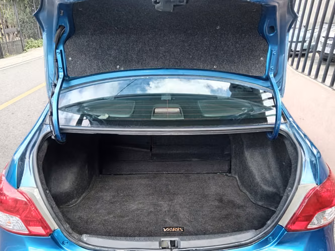 TOYOTA YARIS 2010 AUTOMATICO - Imagen 9