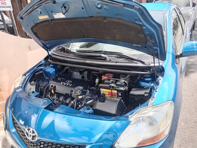 TOYOTA YARIS 2010 AUTOMATICO - Imagen 8