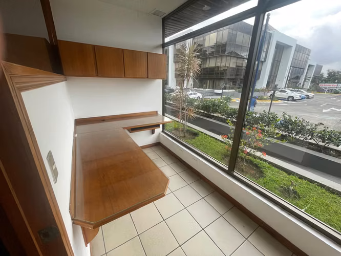 Venta Oficina Corporativa de Alto Perfil ene el Este