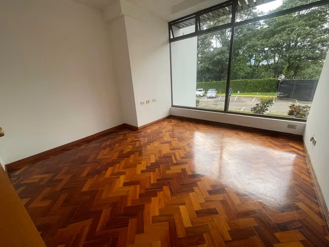 Venta Oficina Corporativa de Alto Perfil ene el Este