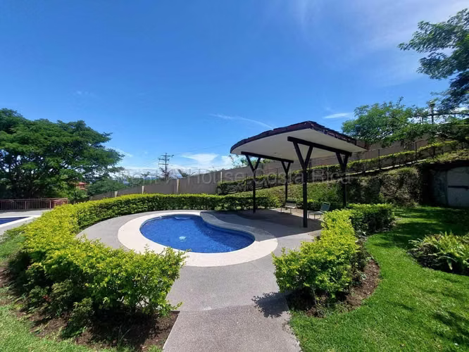 Venta de Casa en Ciudad Colón - Imagen 3