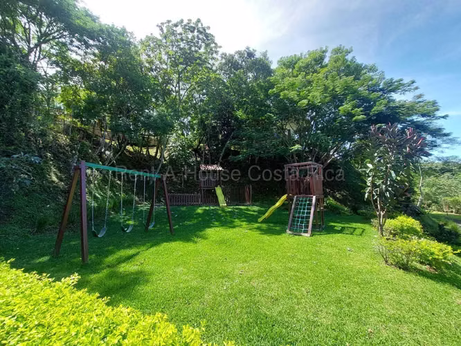Venta de Casa en Ciudad Colón - Imagen 4