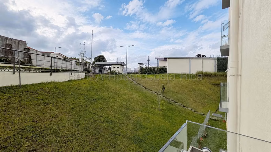 Venta de apartamento en Torres de Granadilla  Curridabat - Imagen 2