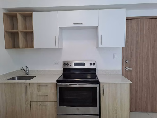 Se alquila apartamento en San Nicolas de Bari, Santa Ana - Imagen 2