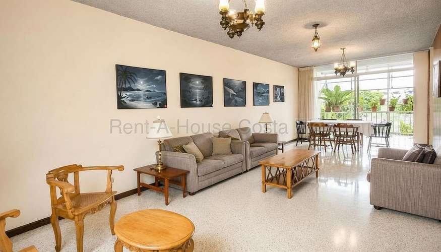 Venta de Casa con 5 habitaciones en Mercedes Montes de Oca