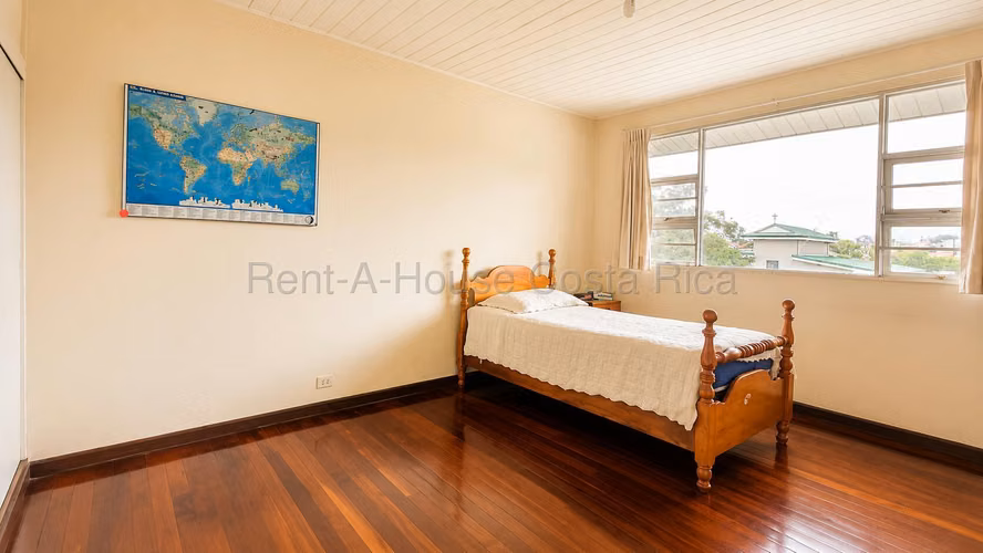 Venta de Casa con 5 habitaciones en Mercedes Montes de Oca - Imagen 9