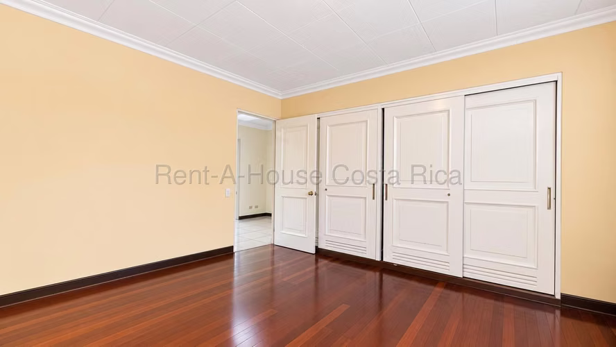 Venta de casa  de un nivel con uso mixto en Barrio Escalante - Imagen 4