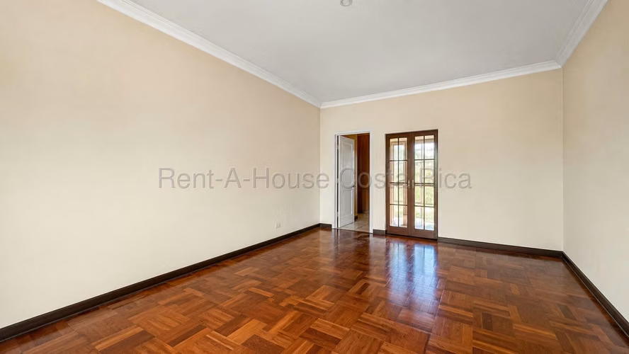 Venta de casa  de un nivel con uso mixto en Barrio Escalante - Imagen 8