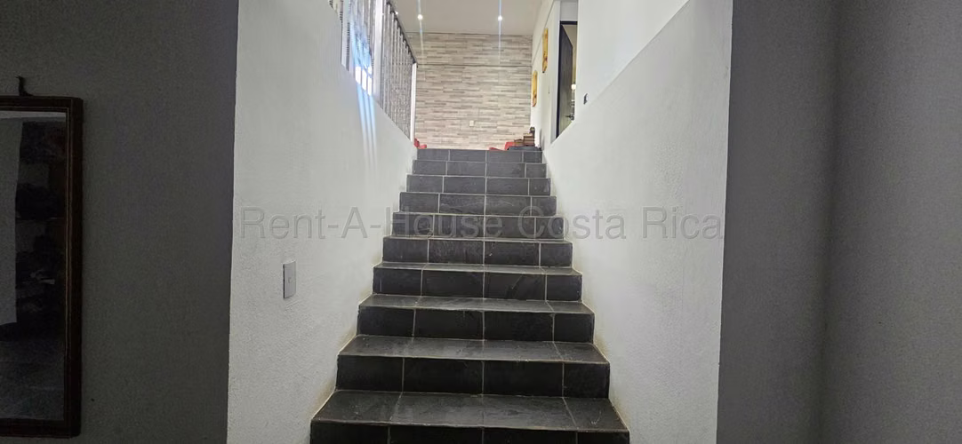 Venta de casa en lote de 1.765 m2 en San Isidro Heredia - Imagen 9
