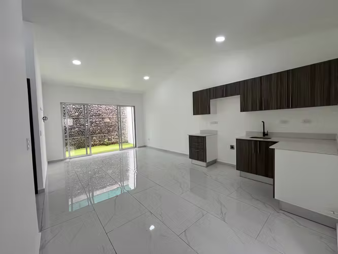 CASA EN VENTA EN LA GUÁCIMA - ALAJUELA, Condominio Al Andalus - Imagen 2