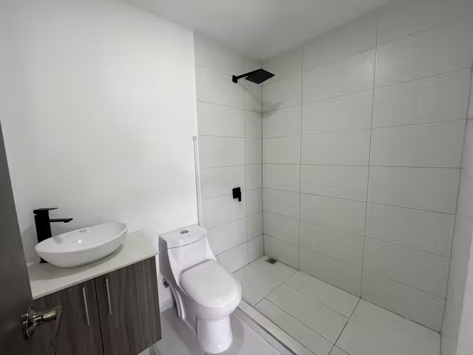 CASA EN VENTA EN LA GUÁCIMA - ALAJUELA, Condominio Al Andalus - Imagen 7